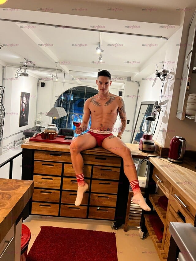 FOTOS DE JOVEN LATINO MUY APASIONADO Y DISCRETO VEN Y CREA TU MOMENTO INOLVIDABLES