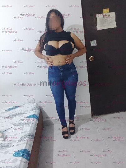 FOTOS DE HERMOSA MORENA TROZUDITA DE PASO POR TU CIUDAD