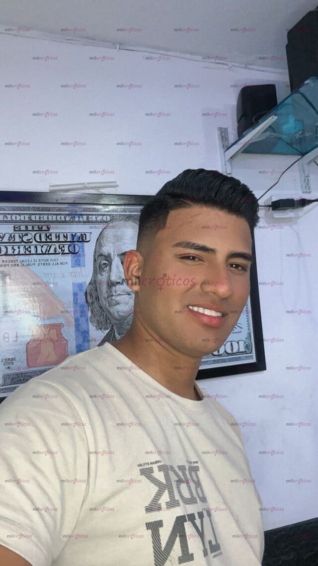 FOTOS DE HOLA, MORENITO LINDO EN LA CIUDAD DISPUESTO A COMPLACERTE