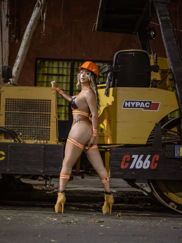 FOTOS DE CHIQUITA MORBOSA Y CALIENTE ANGIE , SERVICIO PARA GENTE SOLVENTE
