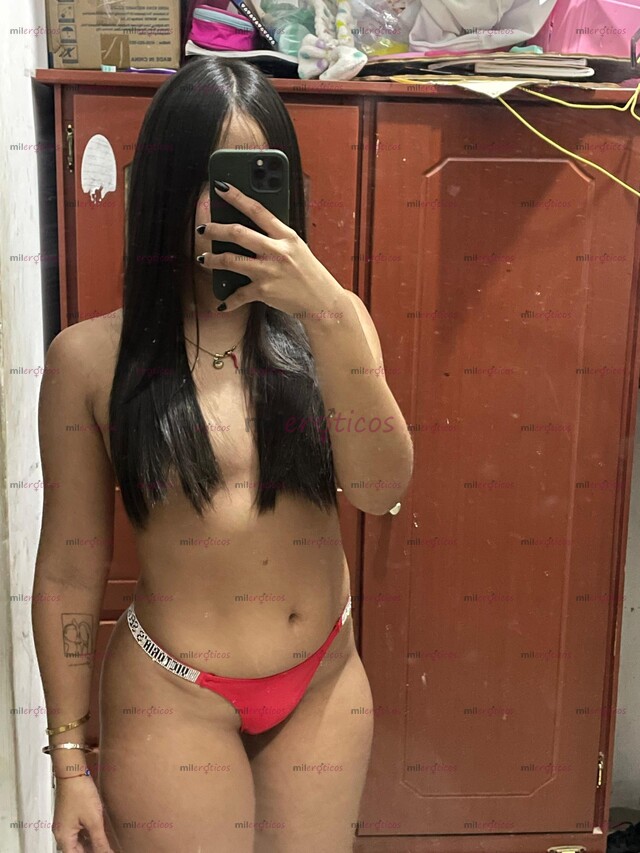 FOTOS DE LINDA GÜERITA COMPLACIENTE TRAGONA Y JUGUETONA CON TU LECHE..