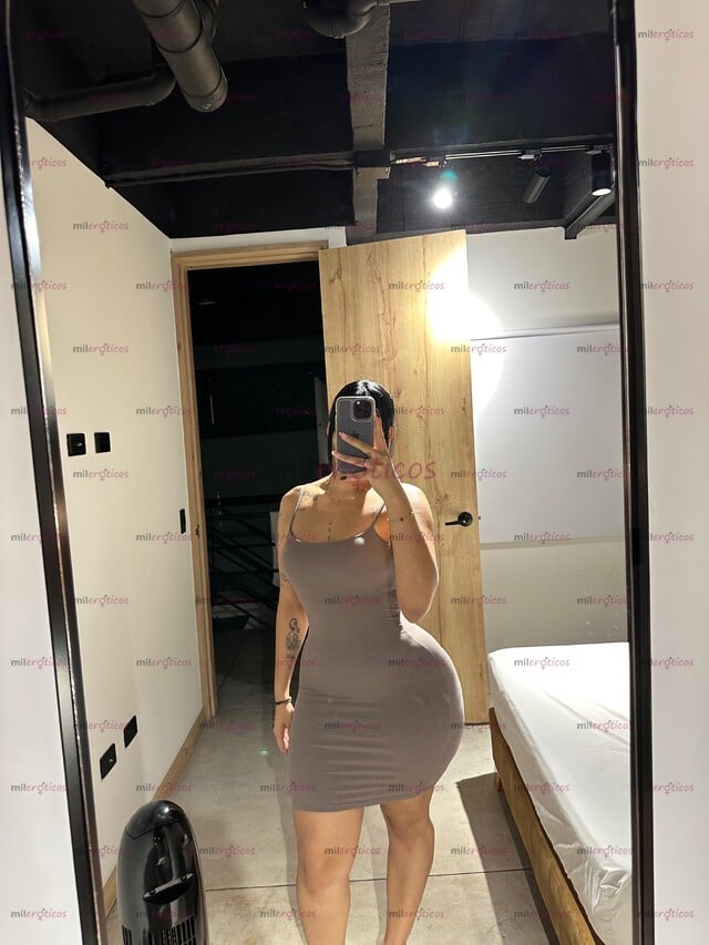 FOTOS DE DELICADA Y HERMOSA PELINEGRA MUY SENSUAL