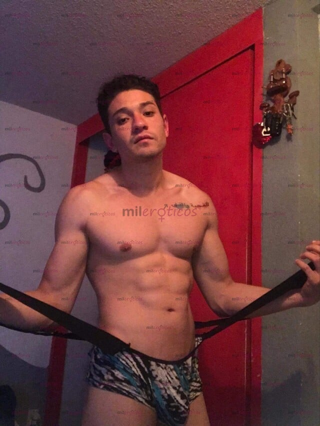 FOTOS DE CHACALIN BISEXUAL CON VERGOTA DE 22 CM REALES!!