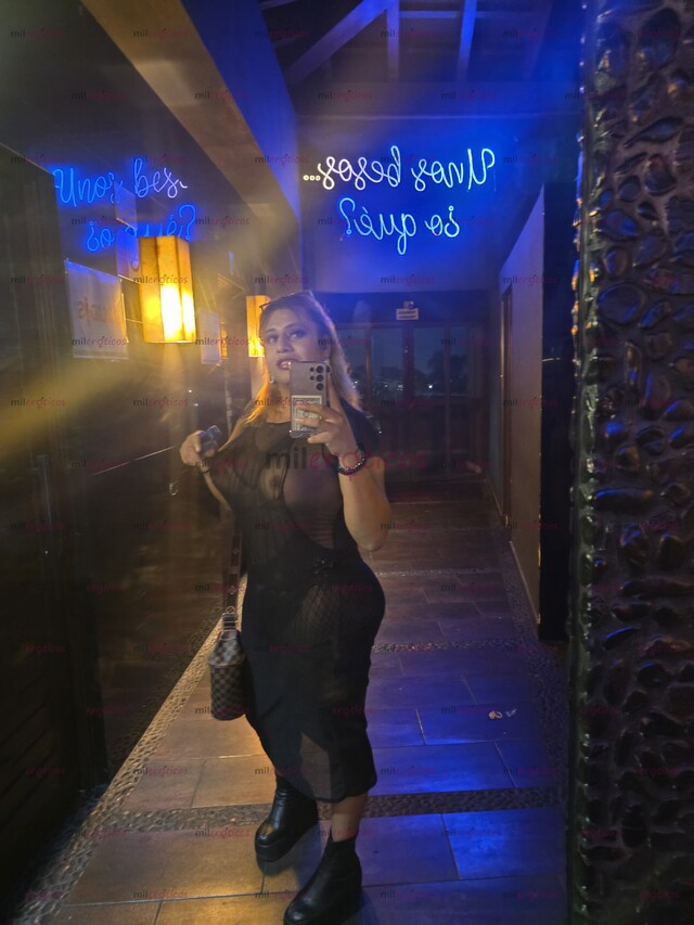FOTOS DE SOY UNA PUTITA SUMISA Y COMPLACIENTE PARA TODOS TUS CAPRICHOS