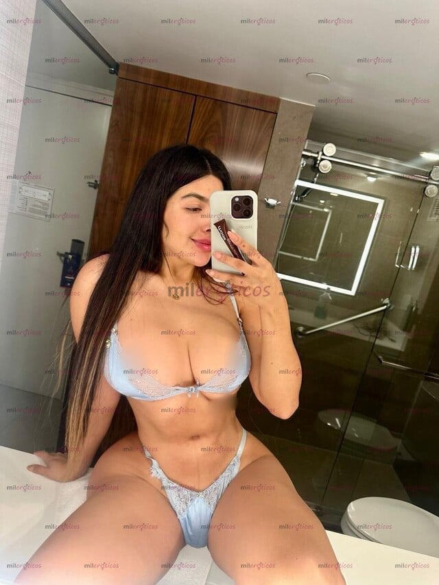 FOTOS DE DANIA CHICA SUPER CALIENTE, MAMADORA QUE TE SACARÁ LA LECHITA CON LA BOCA PAPI