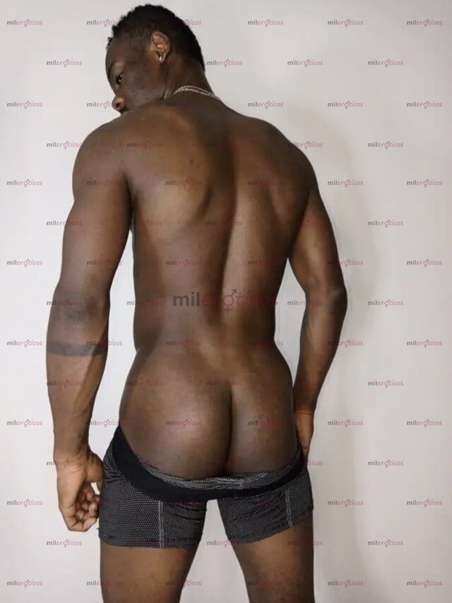 FOTOS DE NEGRO VARONIL VERSÁTIL CON 21CM DISPUESTO A SATISFACERTE Y A CREAR CONTENIDO