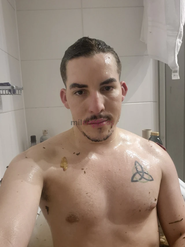 Hola soy alex un chico de 28 anos soy muy carinoso y completo todo un masajista profesional soy educado carinoso y sobre todo muy calientemis masajes...