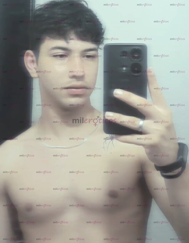 FOTOS DE JOVEN DE 23 AÑOS DE MENTE ABIERTA. SOY LINDO POCO ATLÉTICO.