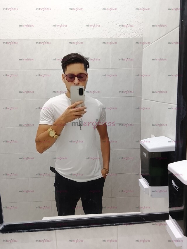 FOTOS DE FERNANDO 23 AÑOS A TUS SERVICIOS CONTÁCTAME Y TE HARÉ PASAR UN MOMENTO INOLVIDAB
