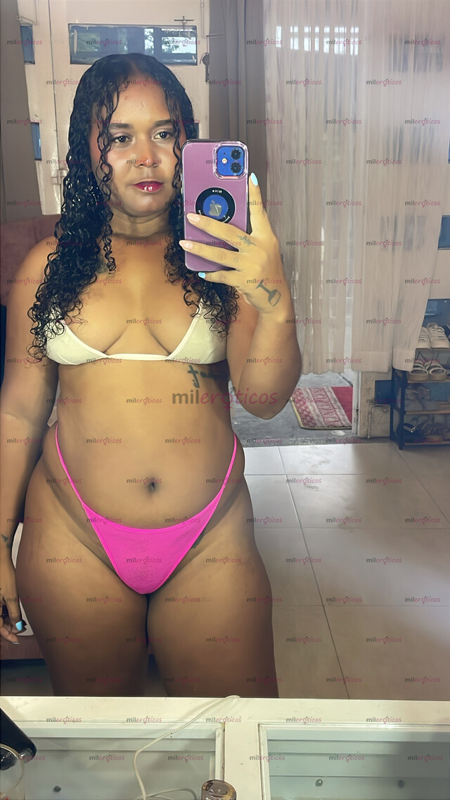 FOTOS DE HERMOSA MORENA EXTROVERTIDA Y MUY JUGUETONA