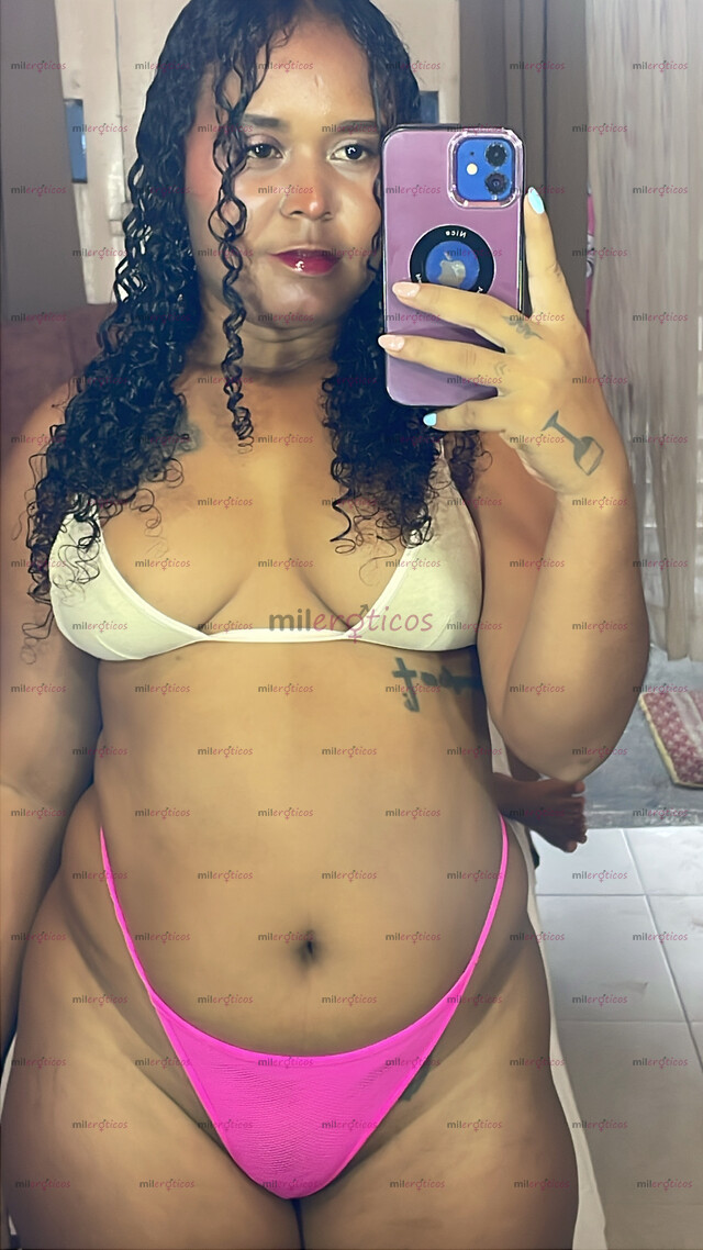 FOTOS DE HERMOSA MORENA EXTROVERTIDA Y MUY JUGUETONA