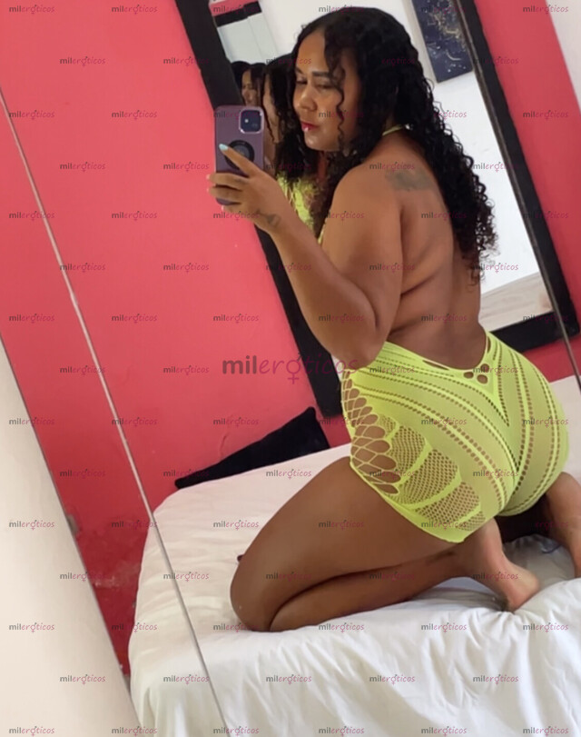 FOTOS DE HERMOSA MORENA EXTROVERTIDA Y MUY JUGUETONA