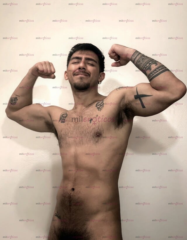 FOTOS DE BIEN CALIENTE Y CARGADO DE LECHE. ¿LA QUIERES?