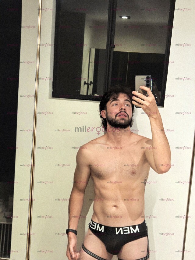 FOTOS DE ANGEL KINK: PAISA, VERSÁTIL Y FETICHISTA. ES EN