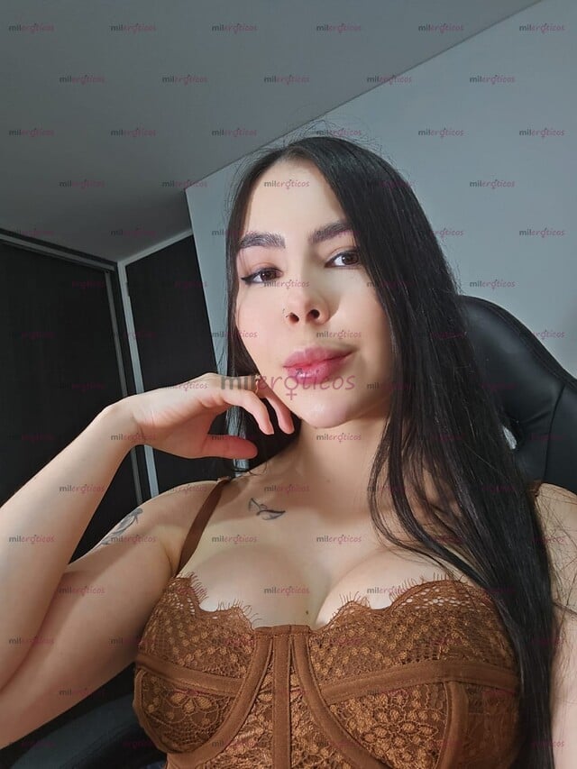 FOTOS DE HOLA SOY SOFIA, JOVENCITA DE 20 AÑOS COLOMBIANA MUY PUTITA Y CALIENTE