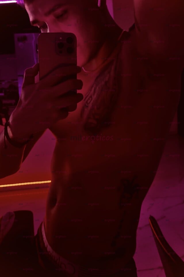 FOTOS DE JOVEN VERGON COMPLACIENTE 23CM DE VERGA REALES DISPUESTO A CUMPLIR TUS FANTACIAS