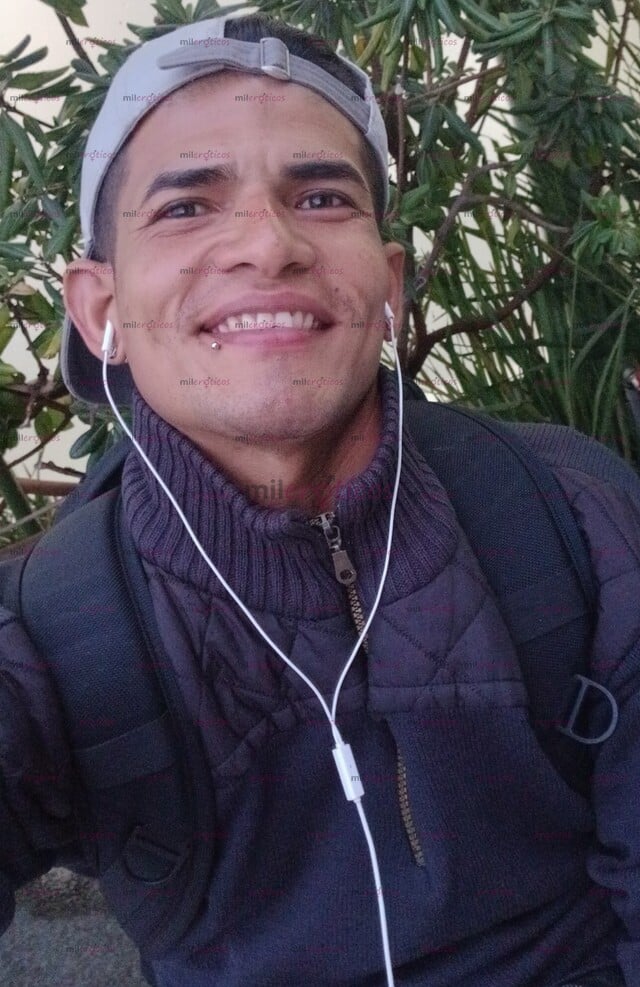 FOTOS DE CHICO VERSÁTIL CON BUENA VERGA Y CULO DISPONIBLE LAS 24 HORAS