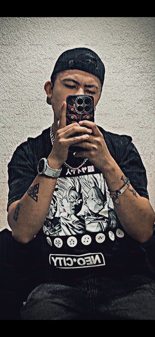 FOTOS DE JÓVEN DE 24 AÑOS CON GANAS DE DESLECHARSE