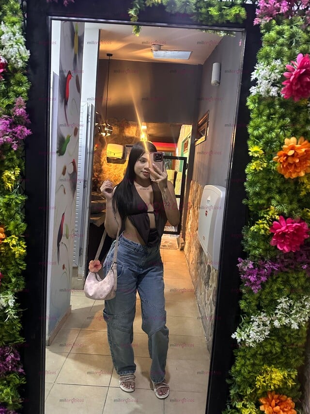 FOTOS DE CALIENTE VENEZOLANITA, HERMOSA FLAQUITA, ESTRECHITA Y APRETADITA