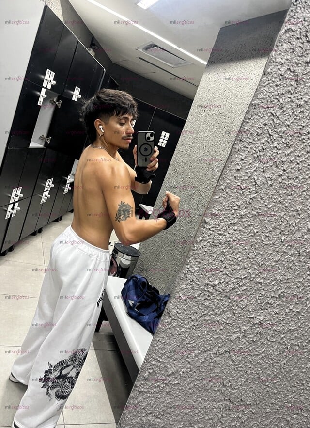 FOTOS DE ÚLTIMA NOCHE !!!ANDRÉ DE 23 AÑOS , DISPONIBLE PARA DARTE LECHITA