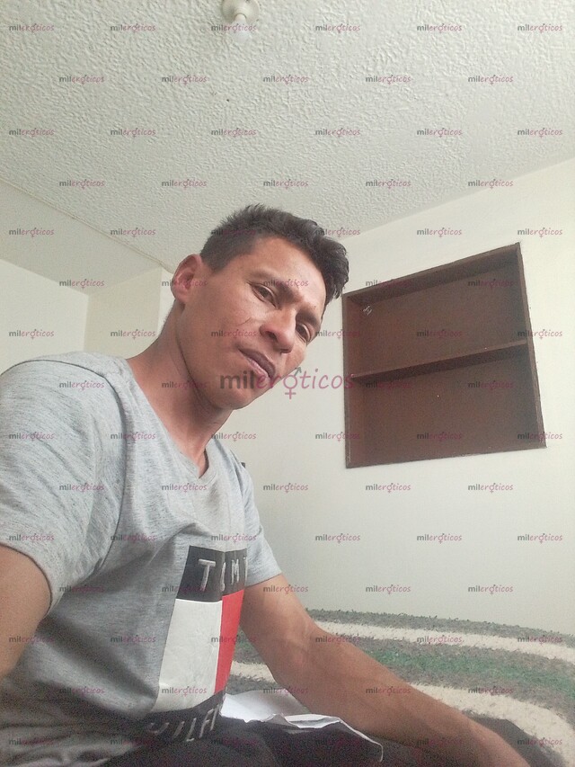 FOTOS DE ACTIVO COMPLACIENTE Y MUY CALIENTE ME GUSTAN TODO TIPO DE MUJERES DISPUESTO A VI