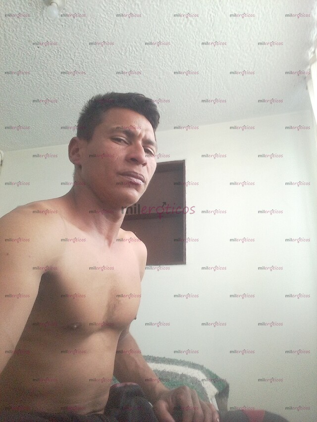 FOTOS DE COMPLACIENDO EN TUS NECESIDADES CON GANAS DE LLEVARTE A LAS ESTRELLAS ADICTO AL