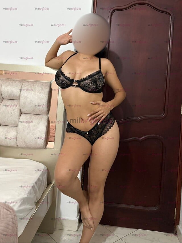 FOTOS DE FLACA PREMIUM CON SENOS PERFECTOS Y ROSTRO DIVINO Y CINTURA DE MODELO