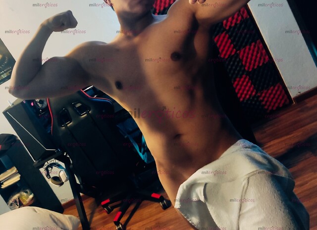 FOTOS DE COLÁGENO DE 18 AÑOS SUPER CALIENTE COMPLETAMENTE ENTREGADO A TI