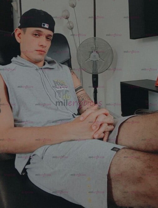 FOTOS DE JOVEN VERGON ACTIVO DOMINANTE LECHERO! ÚLTIMO DÍA! PURA PULPA PARA TU BOCA !....