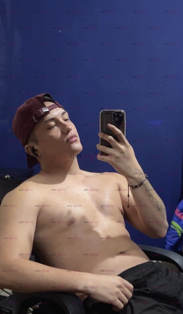 FOTOS DE JOVEN VERSÁTIL COMPLACIENTE DE LA CIUDAD DE BOGOTÁ