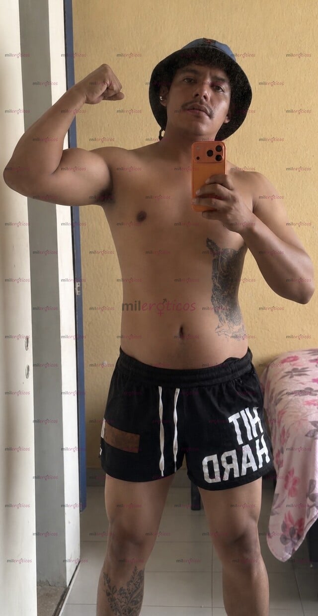 FOTOS DE 25 AÑOS SOY NÉSTOR. ME MUEVO A VARIAS ZONAS PREGUNTA