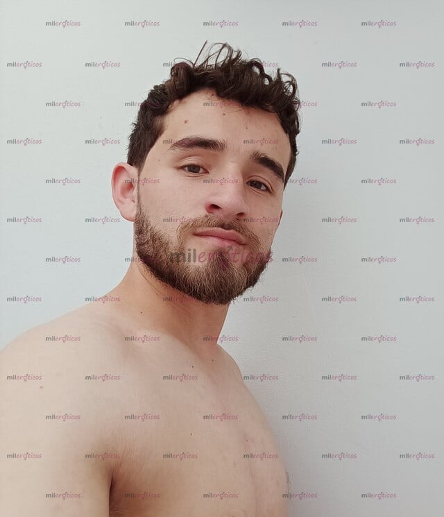 FOTOS DE 23 AÑOS DE EDAD , VERSATIL PASIVO, SOLO A DOMICILIO.