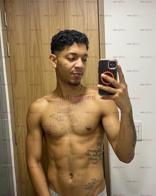 FOTOS DE SOY UN CHICO MUY CALIENTE DISPUESTO A COMPLACERTE EN LO QUE NESECITAS