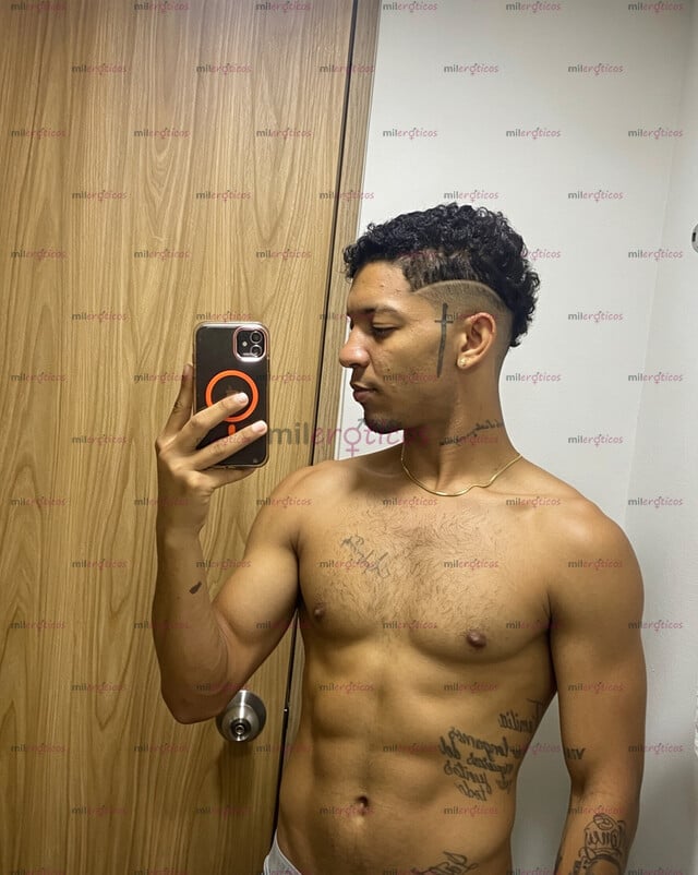 FOTOS DE SOY UN CHICO MUY CALIENTE DISPUESTO A COMPLACERTE EN LO QUE NESECITAS