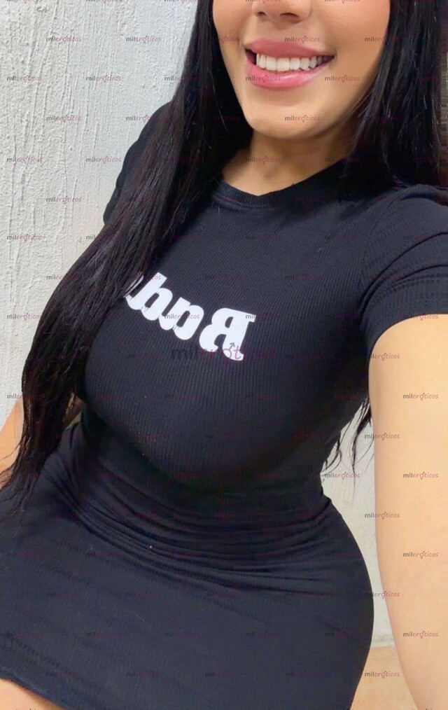 FOTOS DE SOY VIP 22 AÑOS CON CURVAS IMPRESIONANTES, NALGONA Y DISPONIBLE 24 7