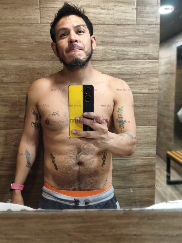 FOTOS DE PROFESOR BISEX VARONIL TATUADO, SOLO PARA PAREJAS BISEXUALES.