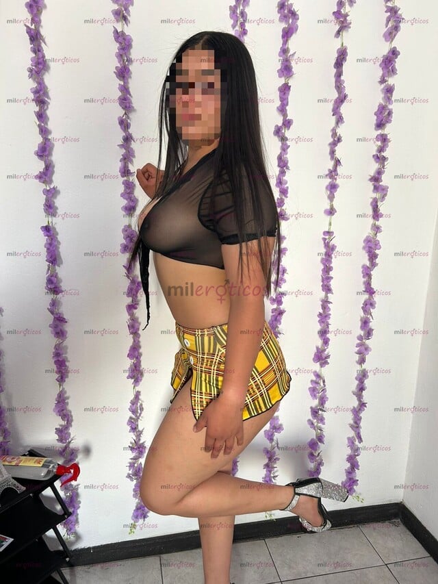 FOTOS DE ME LLAMO LAYLA TENGO 19 AÑOS SOY UNA CHICA JOVENCITA
