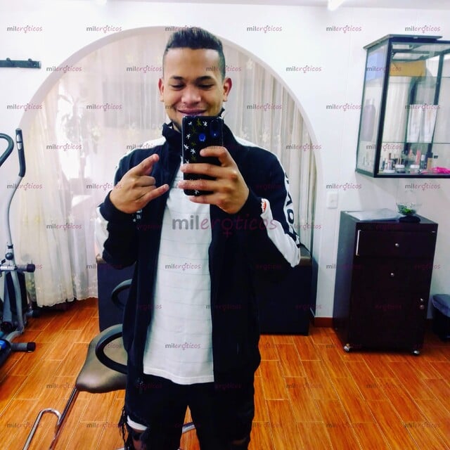 FOTOS DE LEO CHICO MORENO DOTADO Y LECHERO PARA TI
