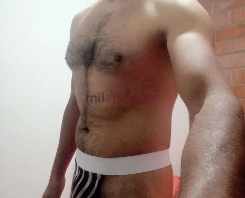 Hola estoy disponible para encuentro discreto varon complacedor masajista servicio sexual para mujeres parejas tercero corneador me destaco por ser mu...