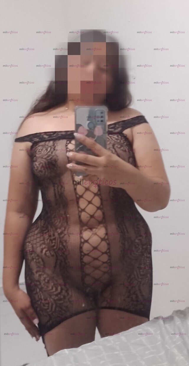 FOTOS DE NEVA EN EL AMBIENTE NALGONA, MOJADITA Y COMPLACIENTE.