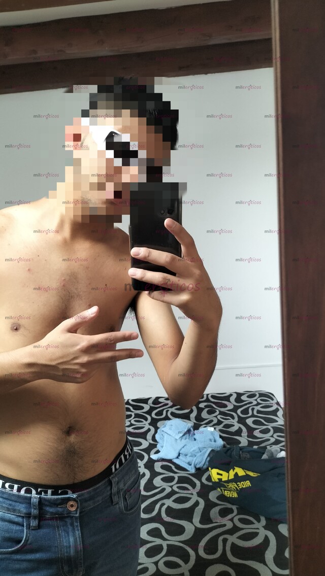 FOTOS DE JOVEN ACTIVO DISCRETO, MASCULINO Y COMPLACIENTE