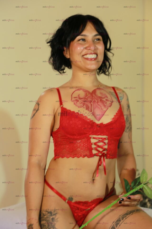 FOTOS DE LESBIANA MASAJISTA DE VAGINA PELUDA CLITORIS GRANDE MASAJE EROTICO SQUIRT