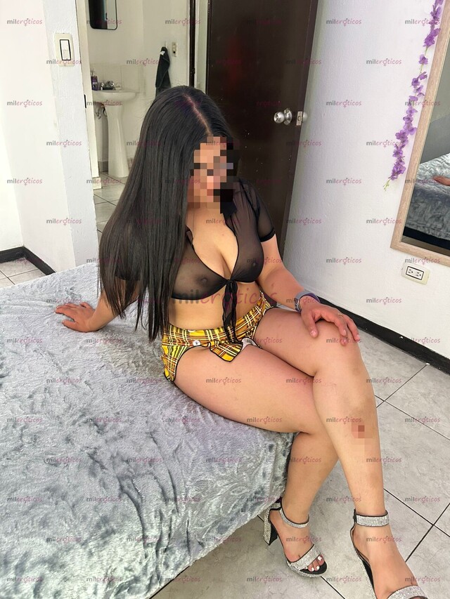 FOTOS DE ME LLAMO LAYLA TENGO 19 AÑOS SOY UNA CHICA JOVENCITA