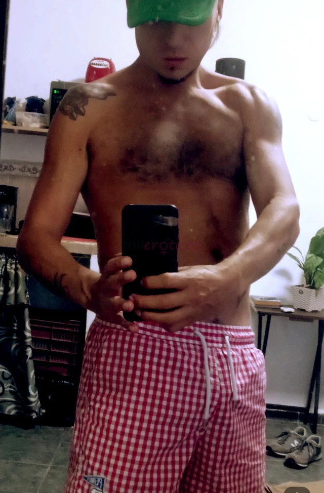 Quieres disfrutar de este chilenocaliente y morbosohablame al wsp y atreveteha darme verga trato de noviossex oral anal etcvoy a tu domicilio o podemo...