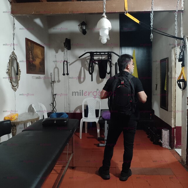 FOTOS DE TRABAJO COMO MASAJISTA Y DEPILADOR SOLO DE VARONES ACTIVOS AL CIEN SOLVENTES MED