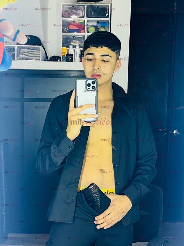 FOTOS DE HOLA ME LLAMO CARLOS SOY UN CHICO UNIVERSITARIO