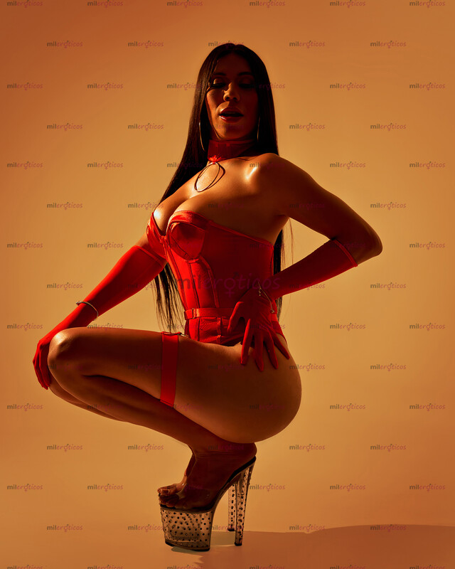 FOTOS DE DELEITA TUS OJOS CON UNA VERDADERA MUJER CON PENE PERVERTIDA MORBOSA ASHLY