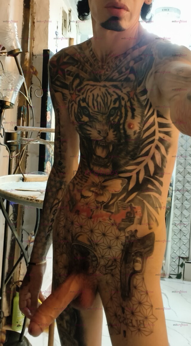 FOTOS DE FLACO ACTIVO MORBOSO BLANCO TATUADO CON SITIO