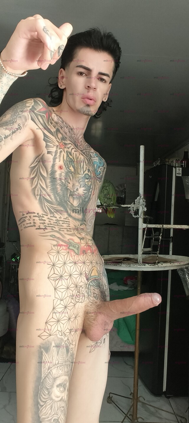 FOTOS DE FLACO ACTIVO MORBOSO BLANCO TATUADO CON SITIO
