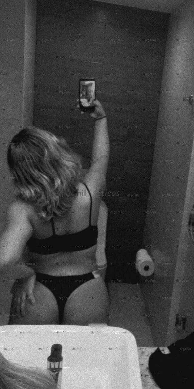 FOTOS DE CHICA DE 19 AÑOS SÚPER CACHONDA Y EMOCIONADA POR SENTIRTE